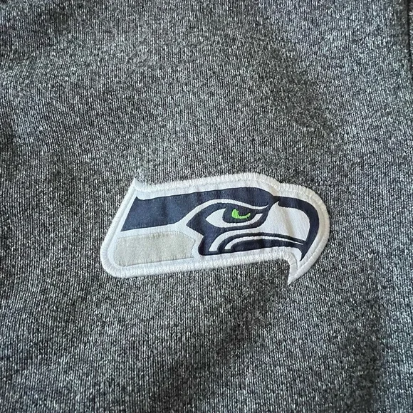 ❗️💲CLOSEOUT SALE: $5 💲❗️- NFL Seahawks Zip Up Jacket - Picture 3 of 4